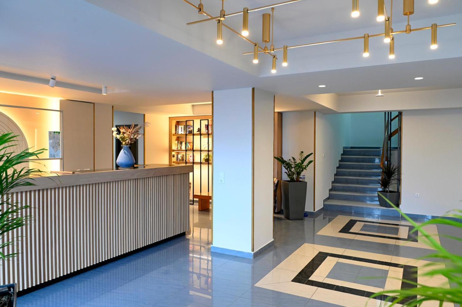 Apollon Hotel تولو المظهر الخارجي الصورة