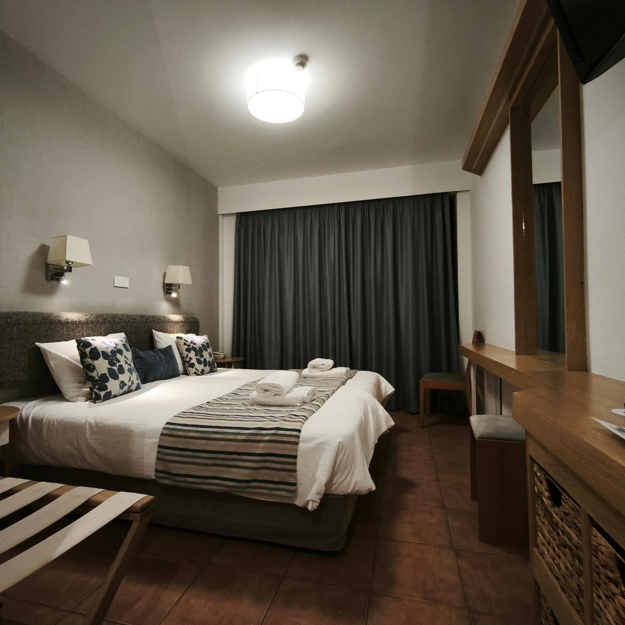Apollon Hotel تولو المظهر الخارجي الصورة