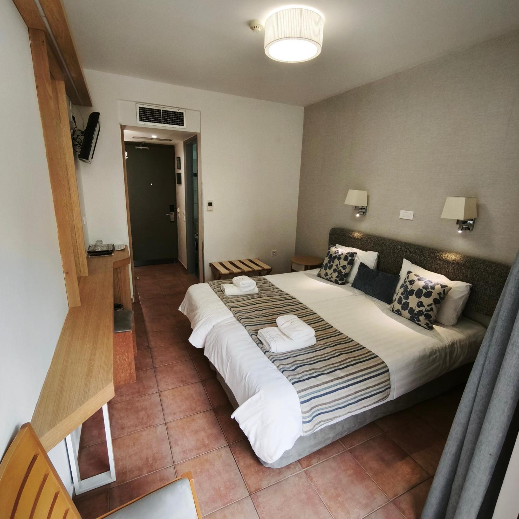 Apollon Hotel تولو المظهر الخارجي الصورة