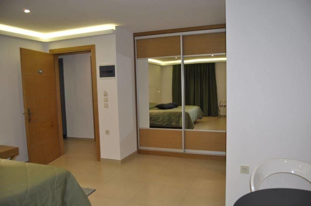 Apollon Hotel تولو المظهر الخارجي الصورة