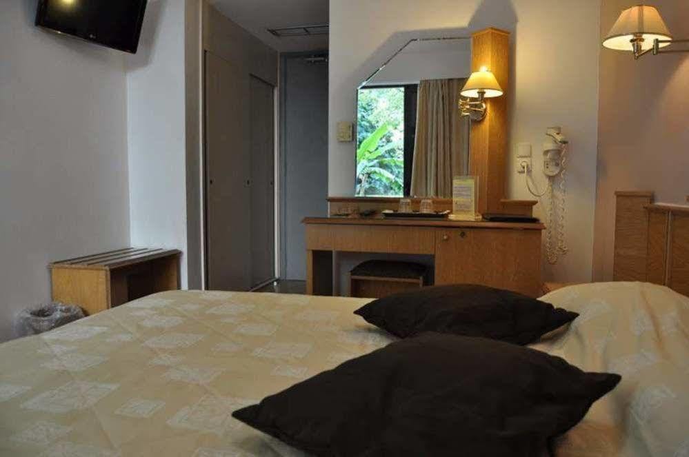 Apollon Hotel تولو المظهر الخارجي الصورة